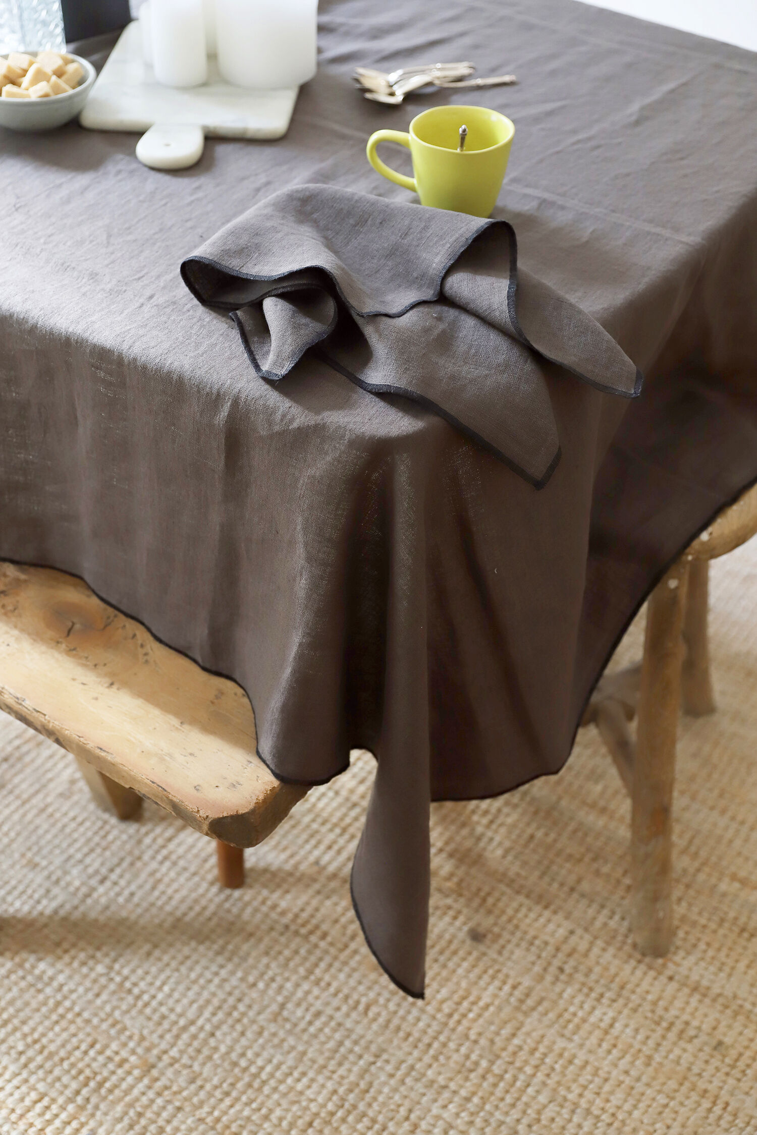 Lot of 4 towels in brown linen