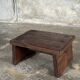Petit tabouret d'appoint en teck upcyclé traces de chromie verte pied
