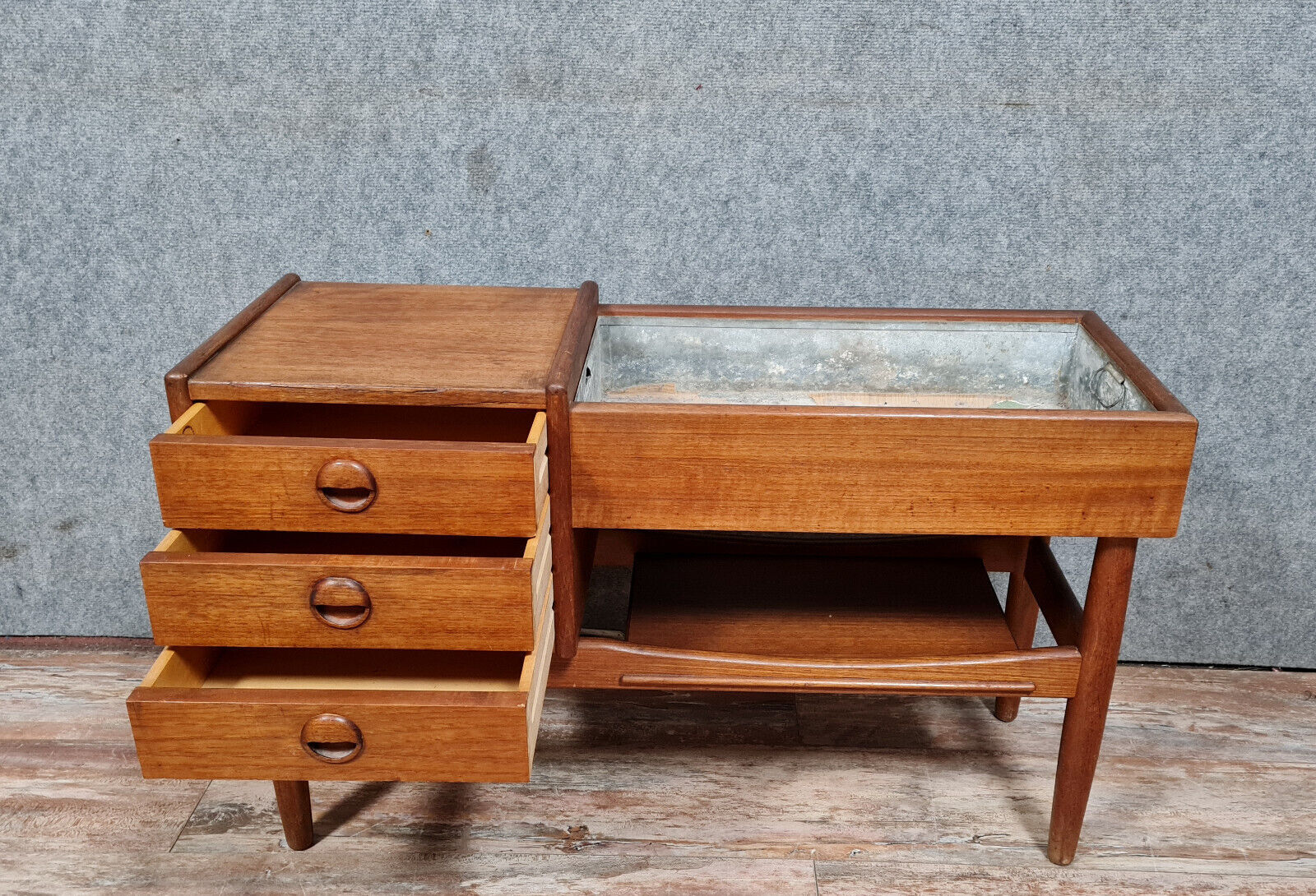 Scandinavian rosewood planter from Rio by Arne Wahl Iversen circa 1960