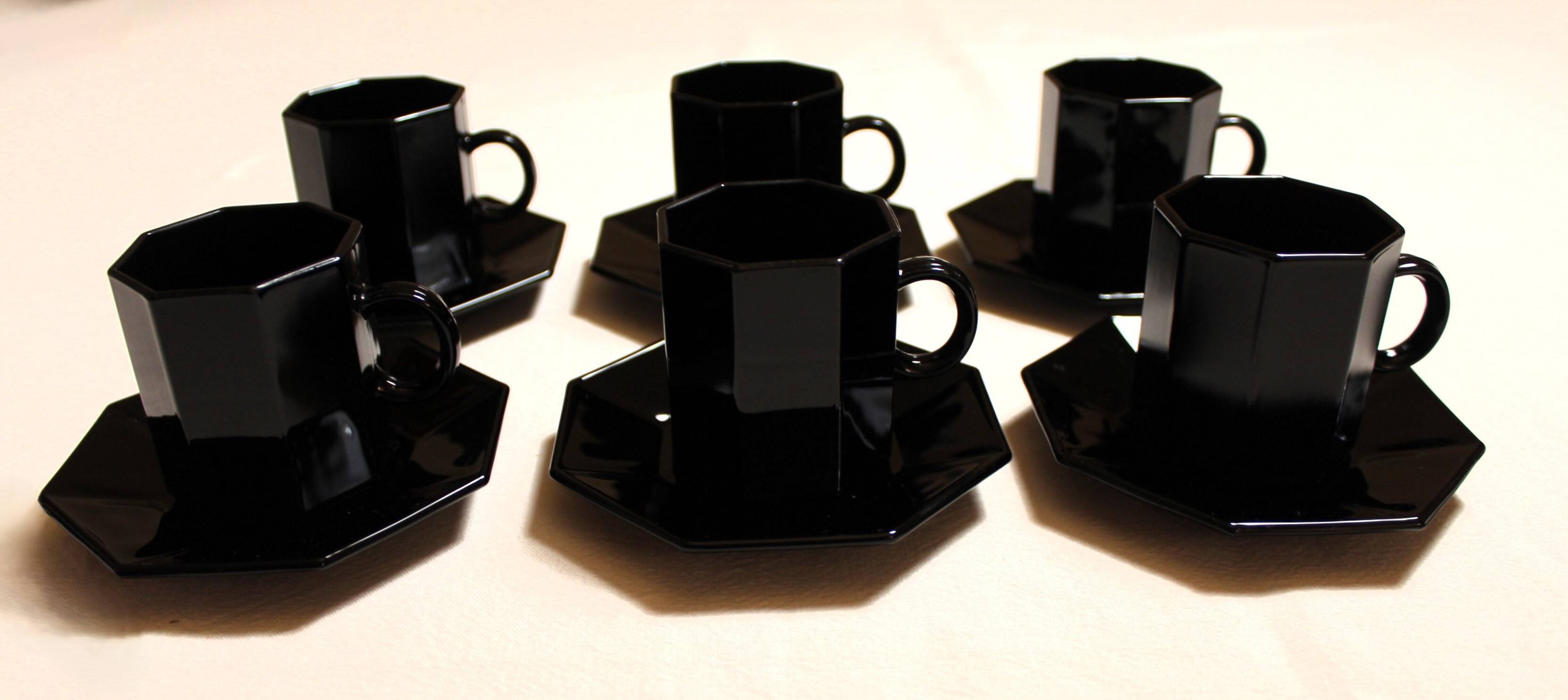 Arcoroc black "Octime" coffee service