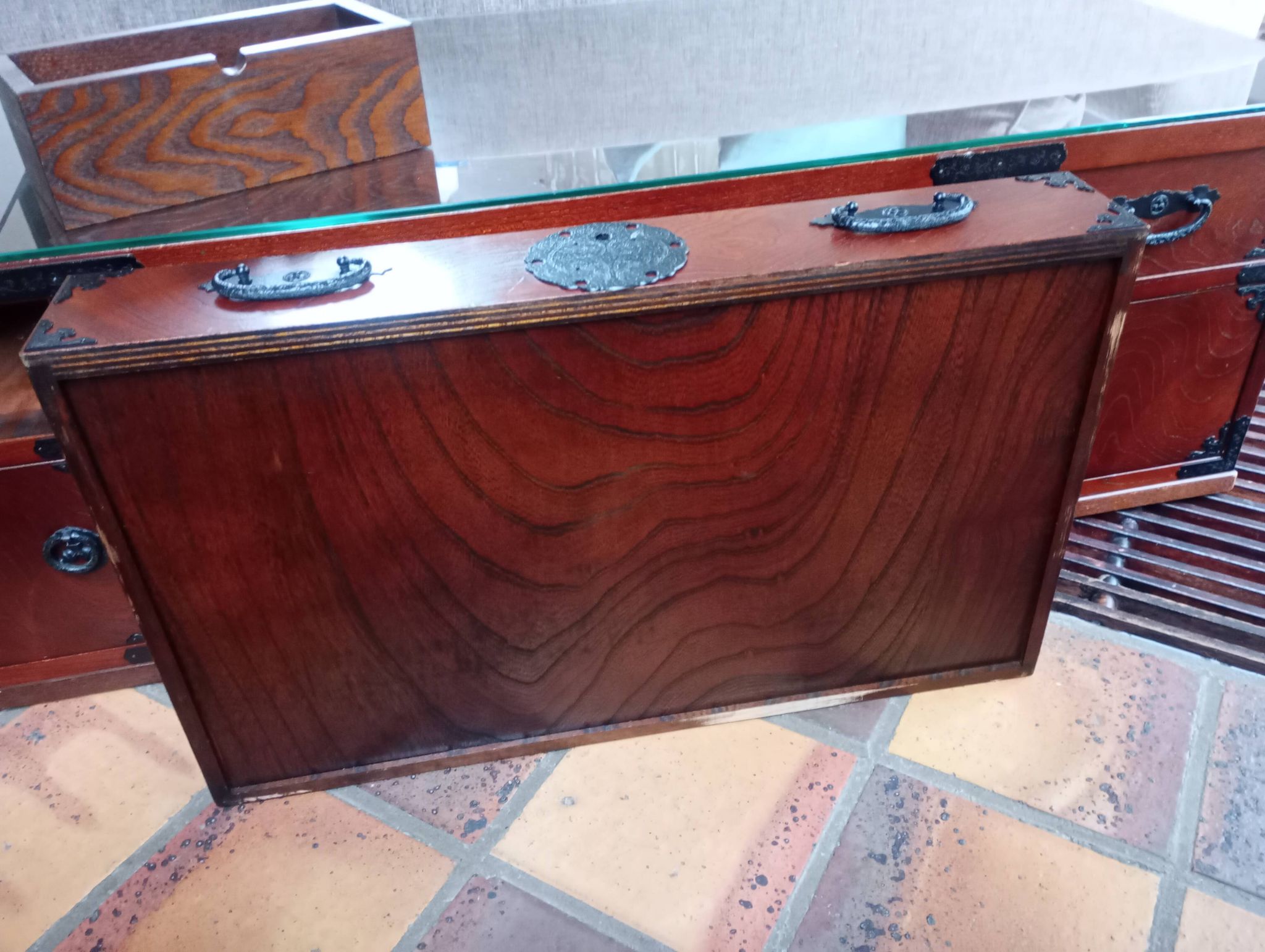 Authentic Japanese furniture – Handcrafted Tansu from Shizuoka with secret compartment