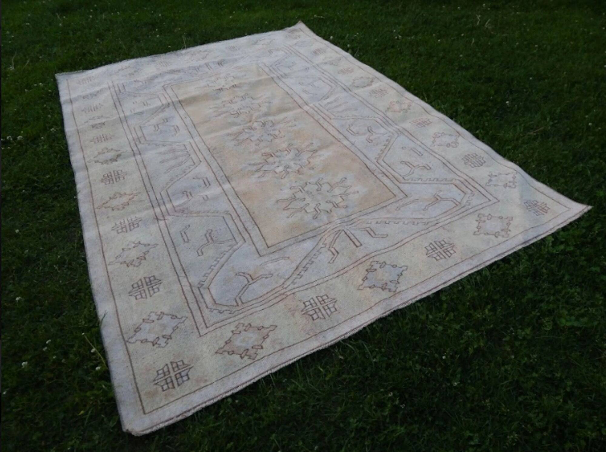 Vintage Turkish Oushak rug 195x270 cm
