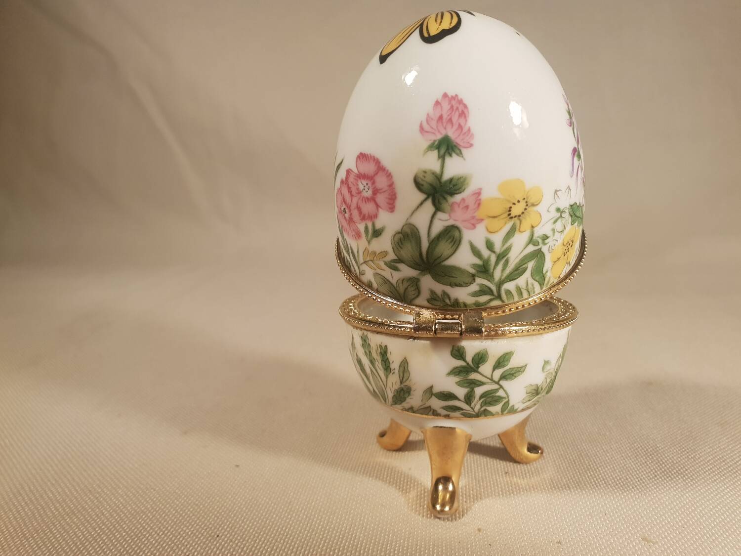 Egg jewelry box