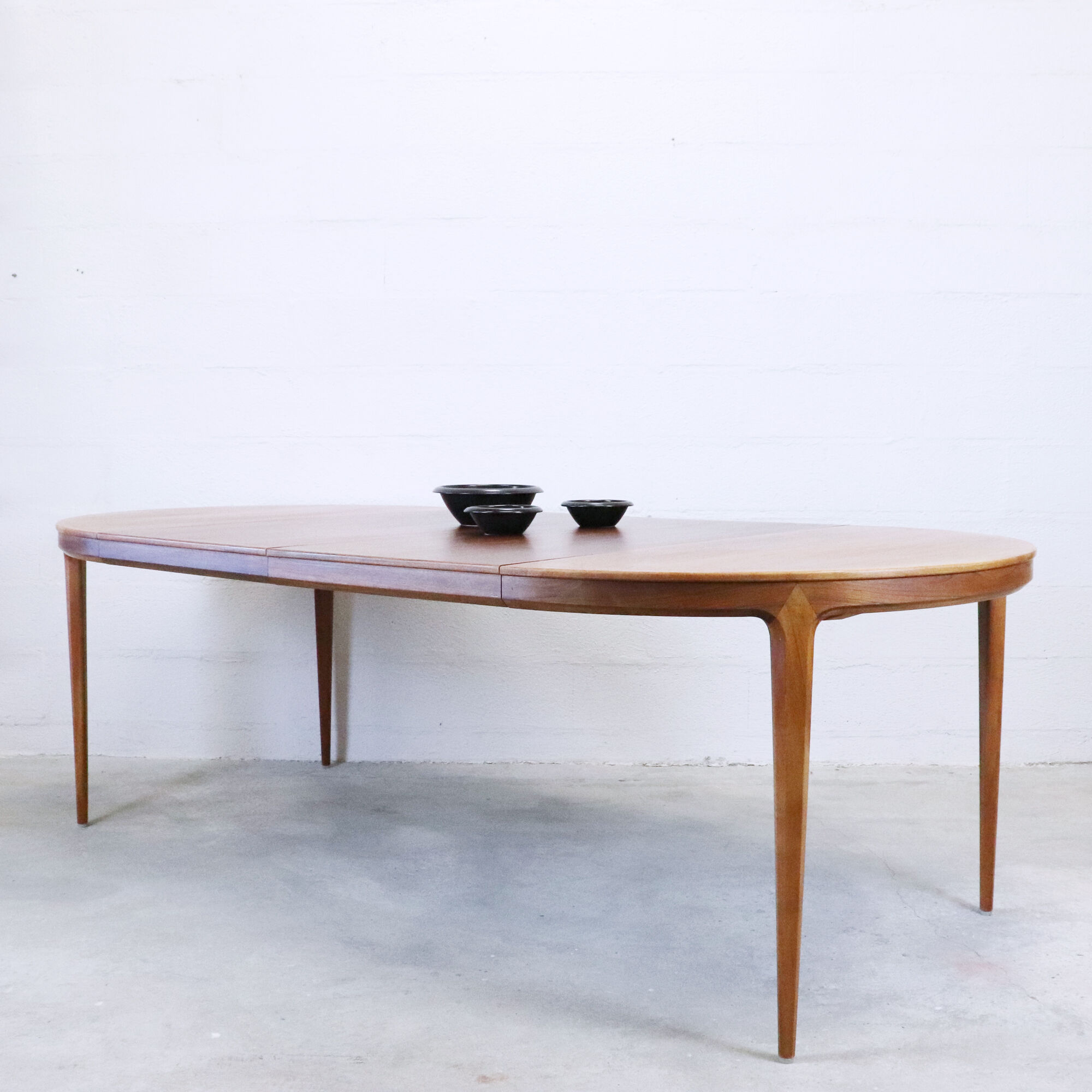 Walnut dining table, Bodafors, 1960
