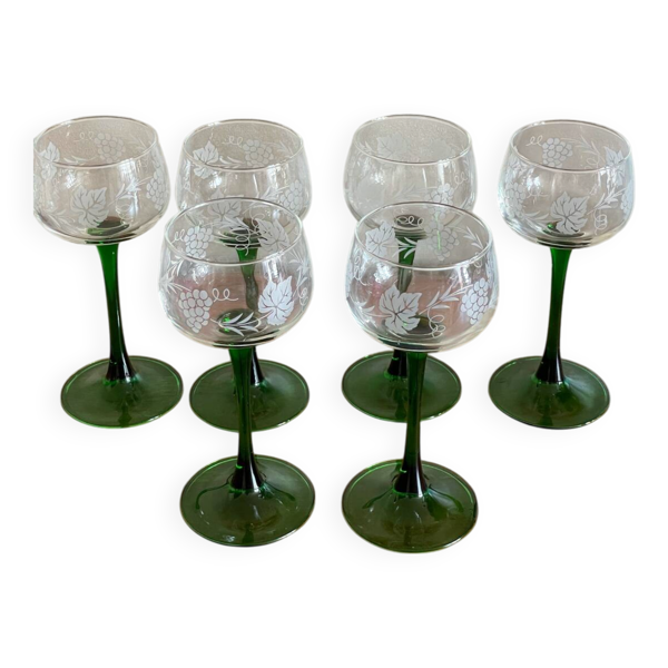 6 verres à pied décor vigne