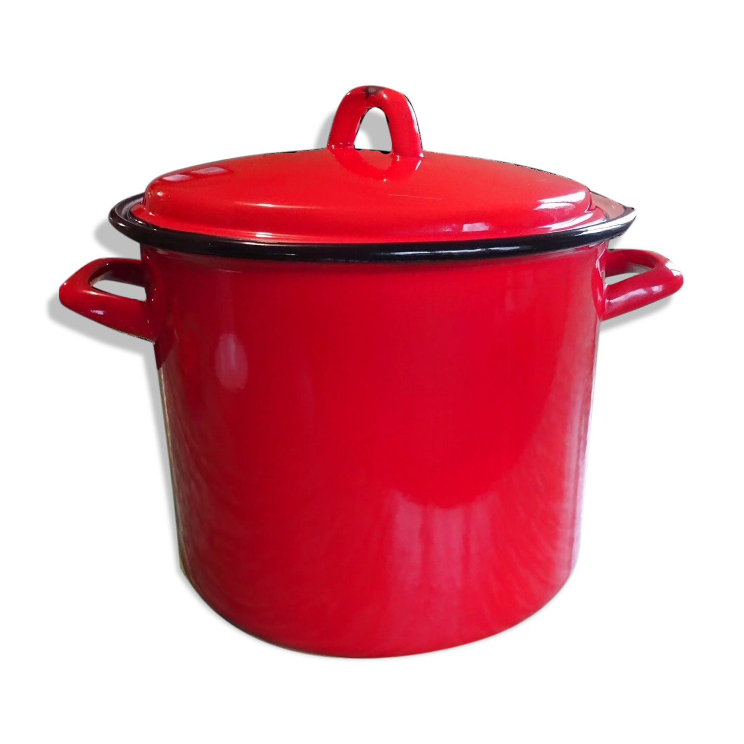 Cocotte / Red enamelled plate