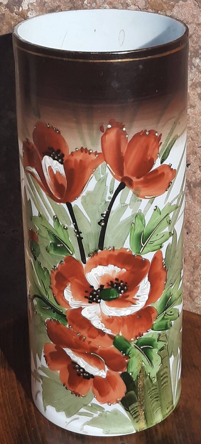 Vase rouleau Art Nouveau. (Opaline)