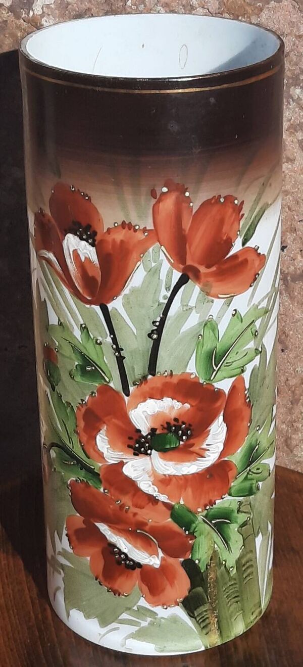 Vase rouleau Art Nouveau. (Opaline)