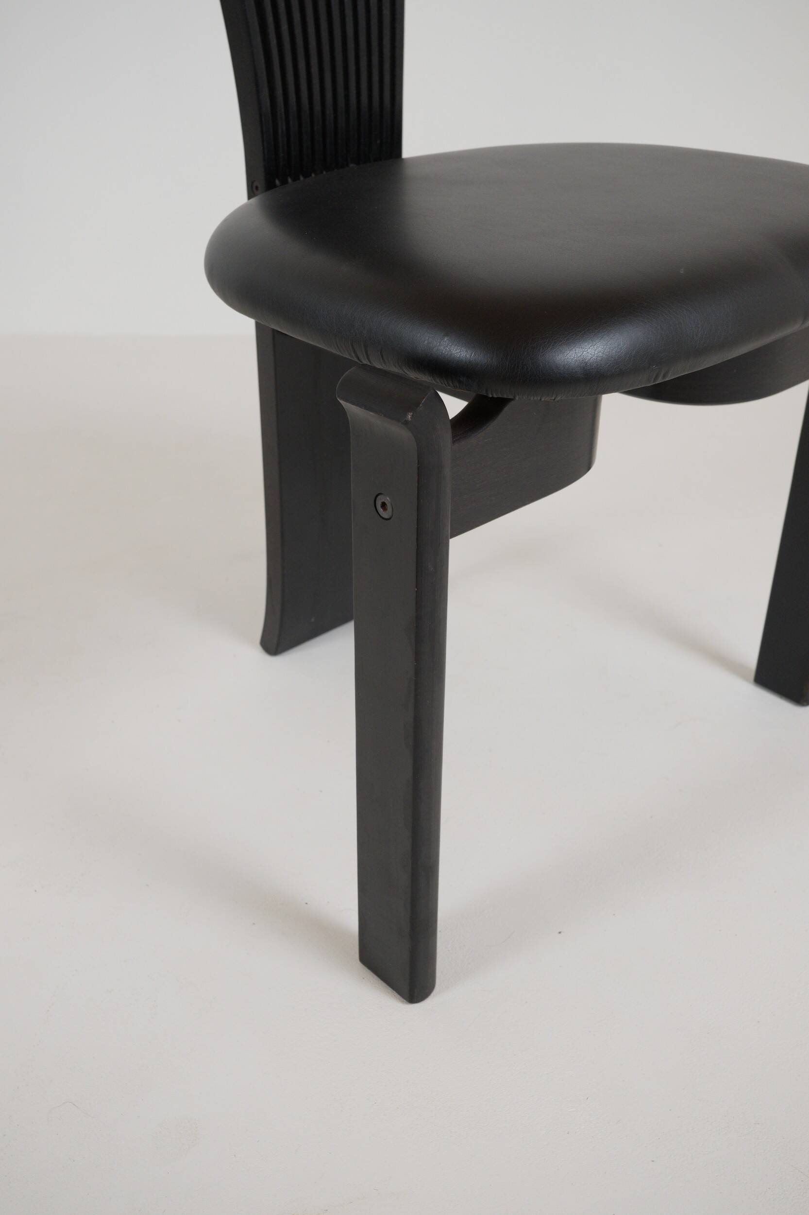 Set of 4 dining chairs "Totem" by Torstein Nilsen