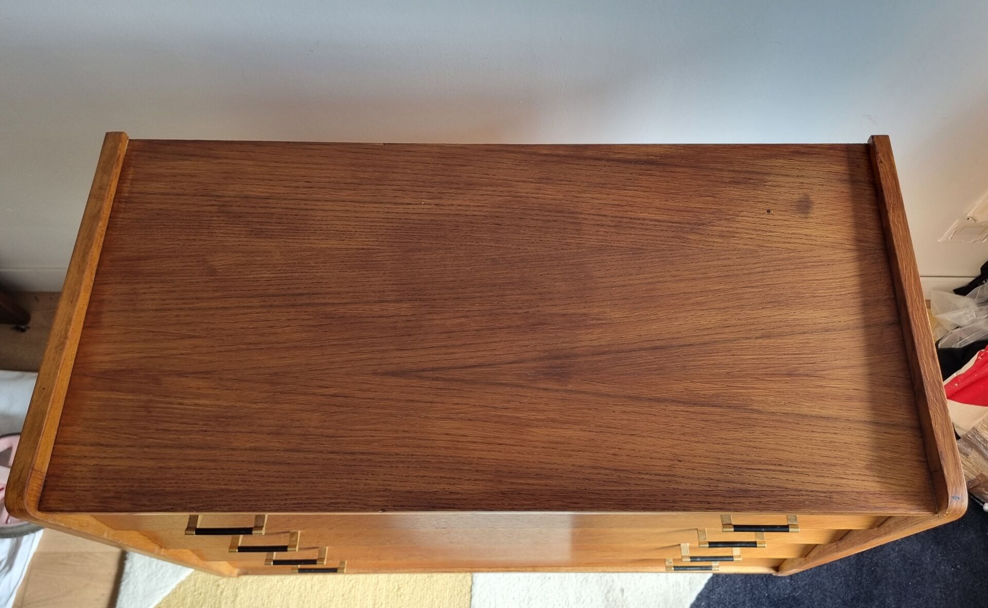 Vintage commode with tapered legs