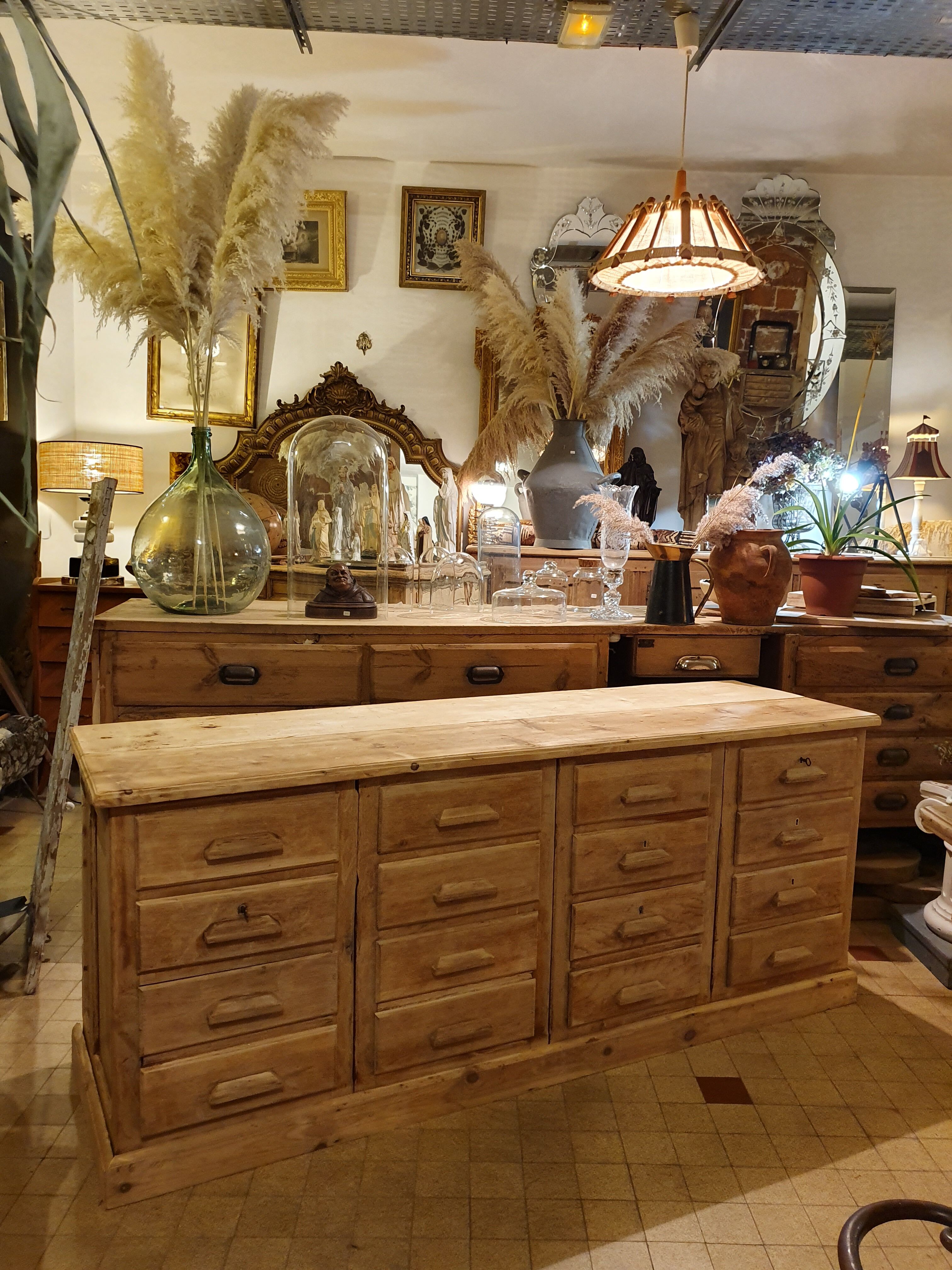 Trade furniture with drawers