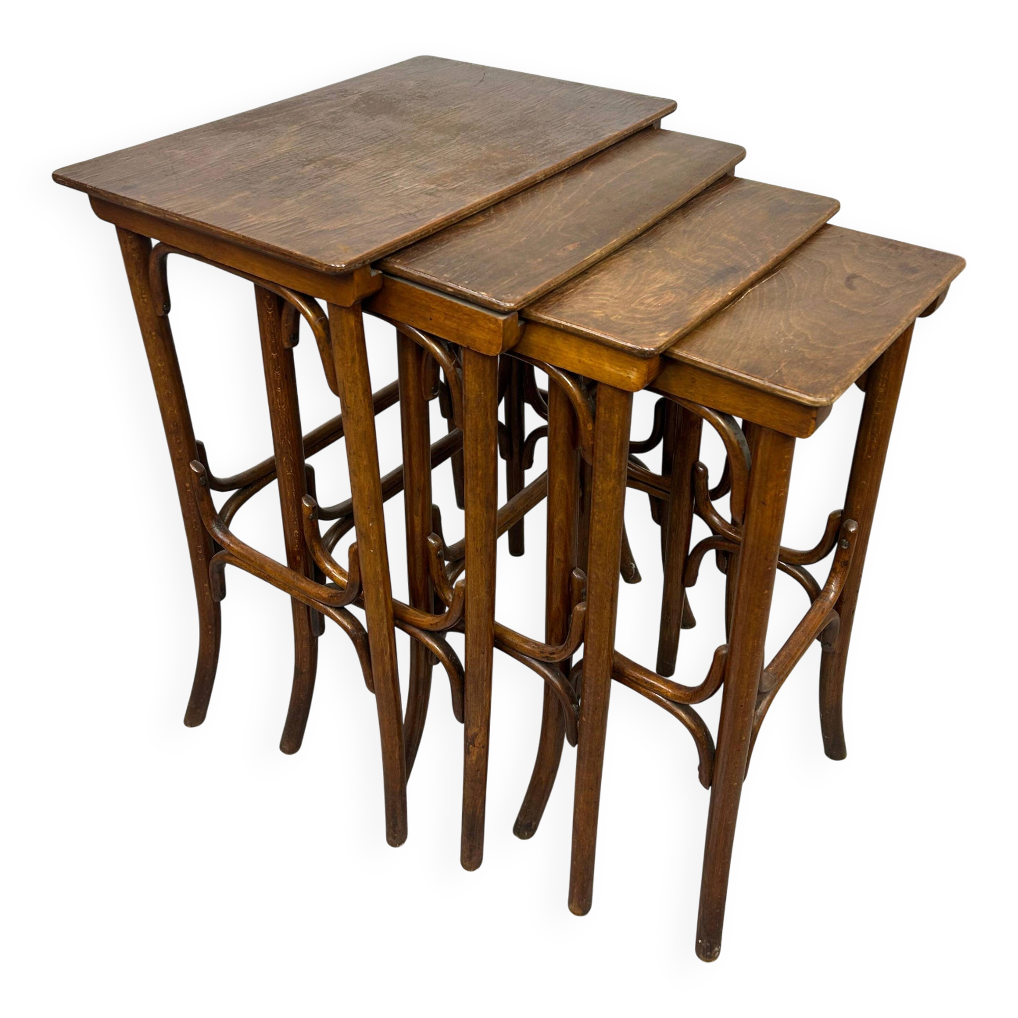 Tables gigognes en bois courbé par Thonet