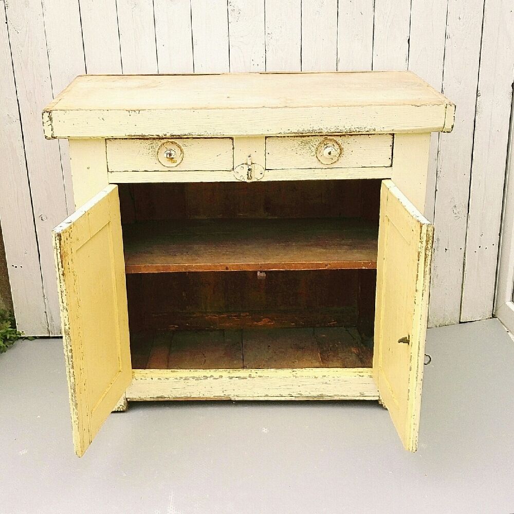 Parisian log furniture vintage kitchen