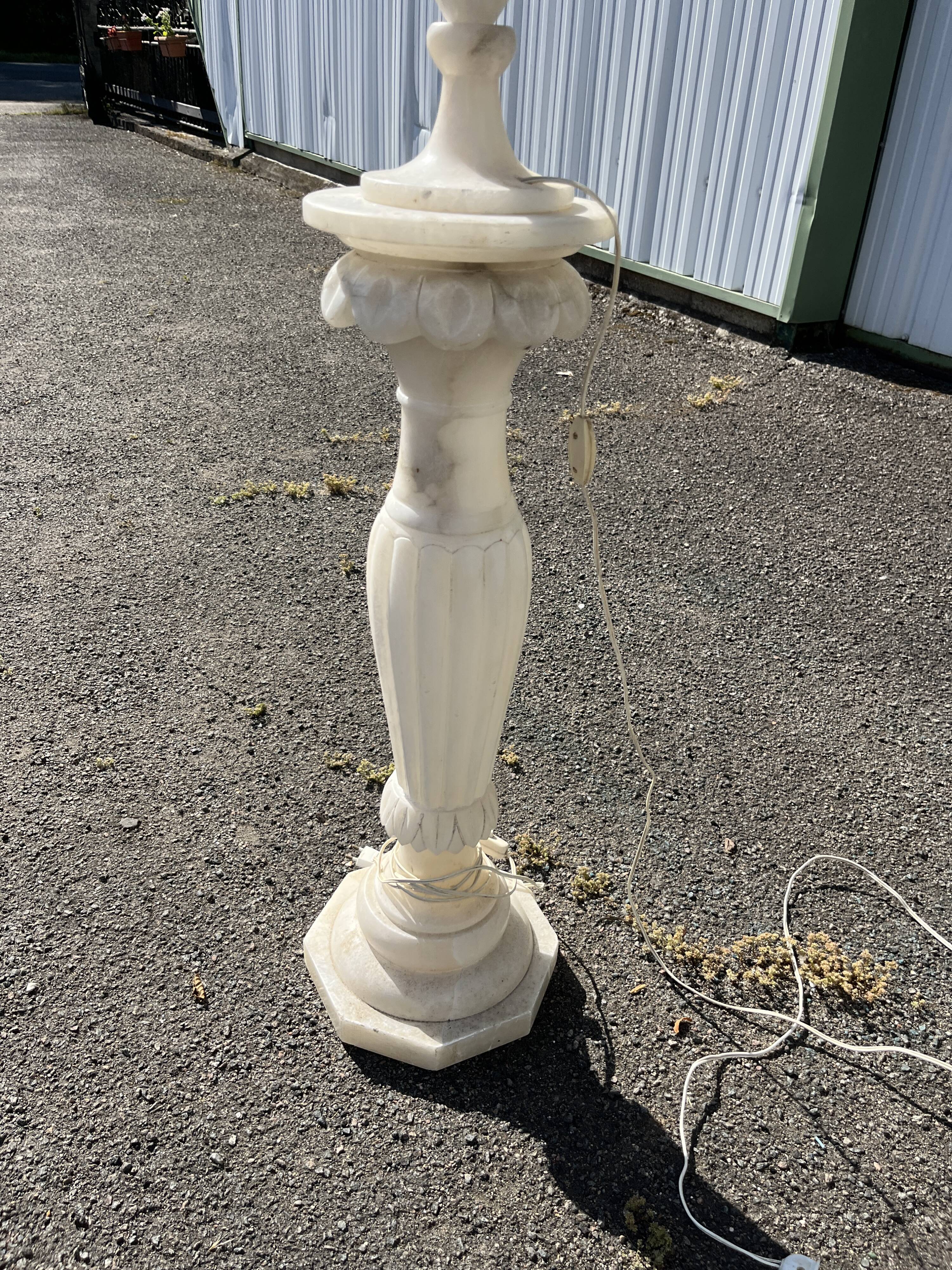 Lampe colonne en albatre