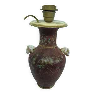 Pied de lampe, deux têtes de bélier