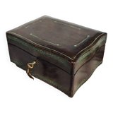 Leather jewelry box with its key