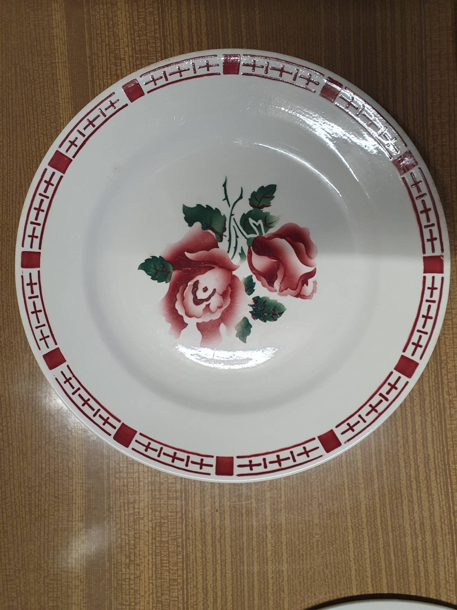 Lot of 7 flat plates in earthenware "Sarreguemines & Digoin", model SAVERNE.