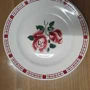 Lot 7 assiettes plates en faïence "Sarreguemines & Digoin", modèle SAVERNE