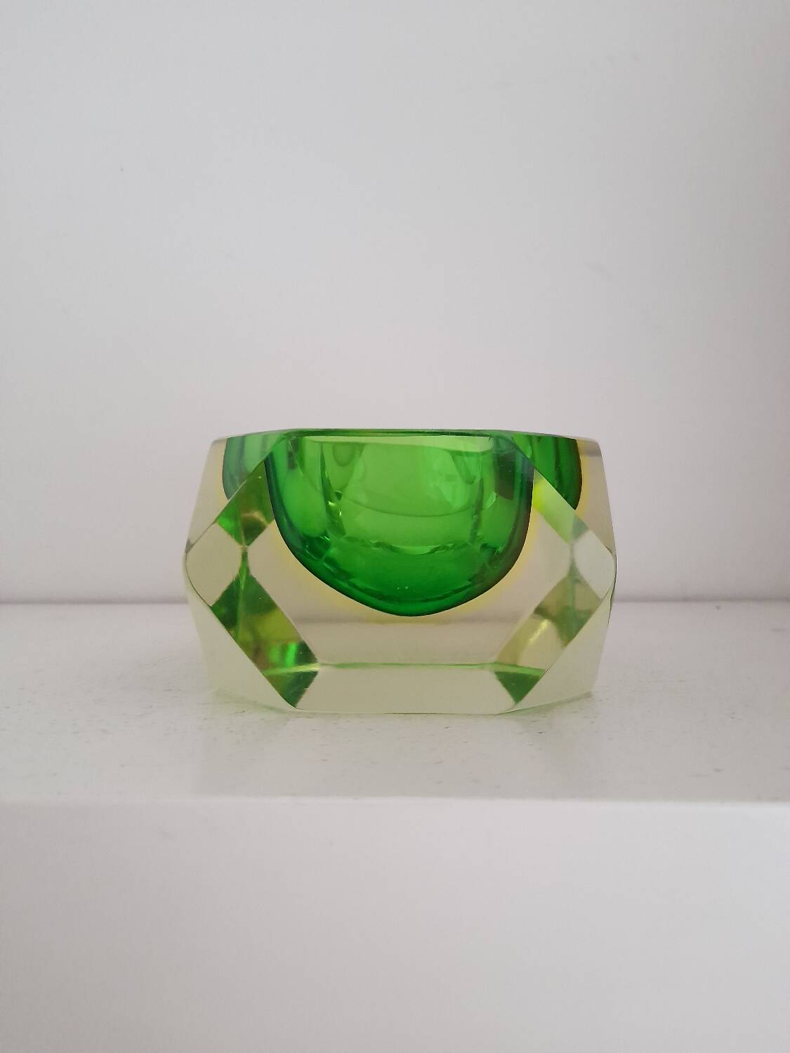 Cendrier ou vide poche en verre de Murano Sommerso