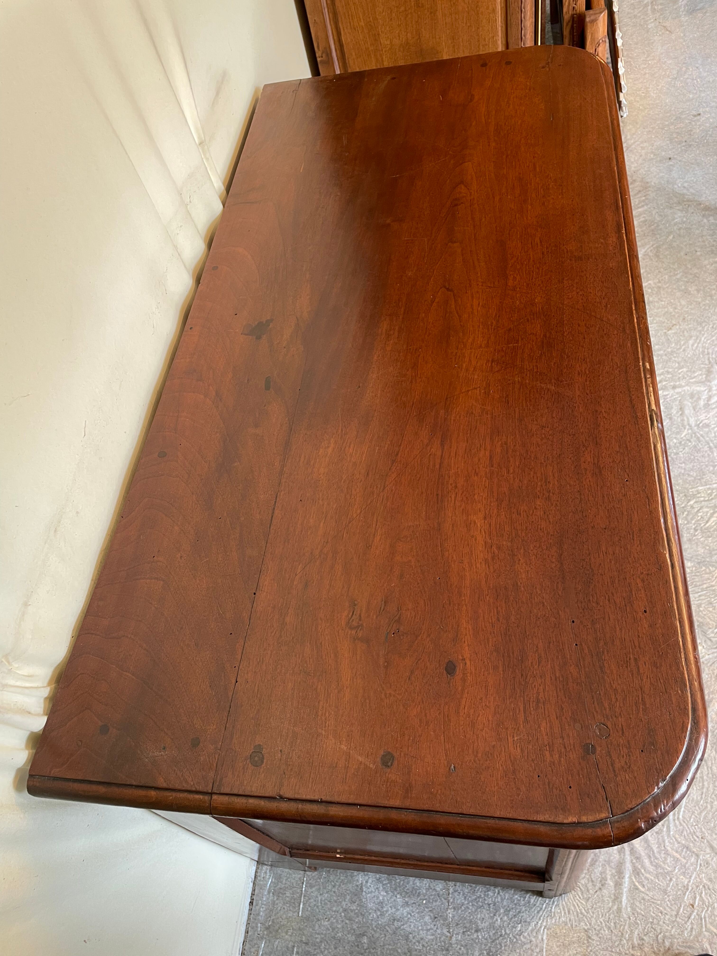 Commode noyer 18e