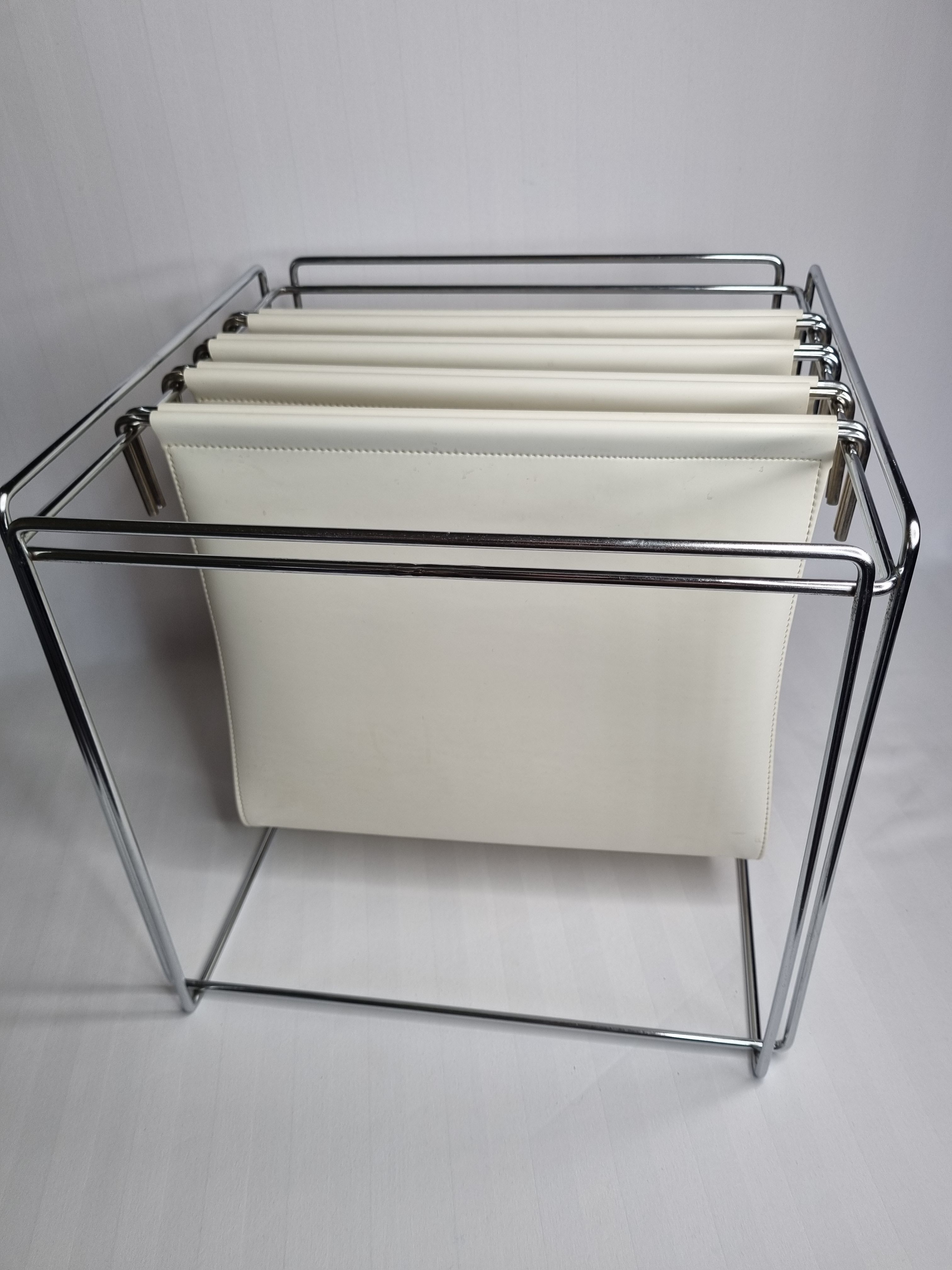 Magazine holder design Gerard Rignault, édité par Group S.A, années 70