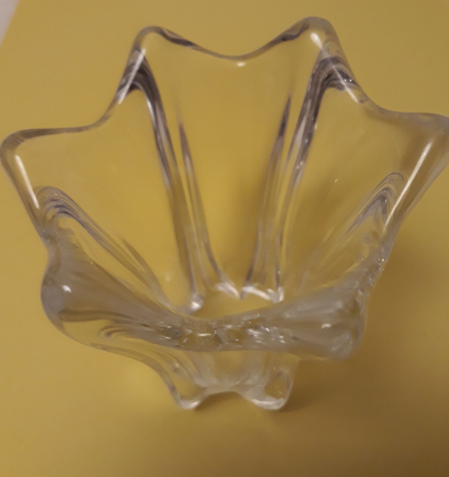Vase en cristal signé Daum France