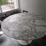 Knoll tulip table