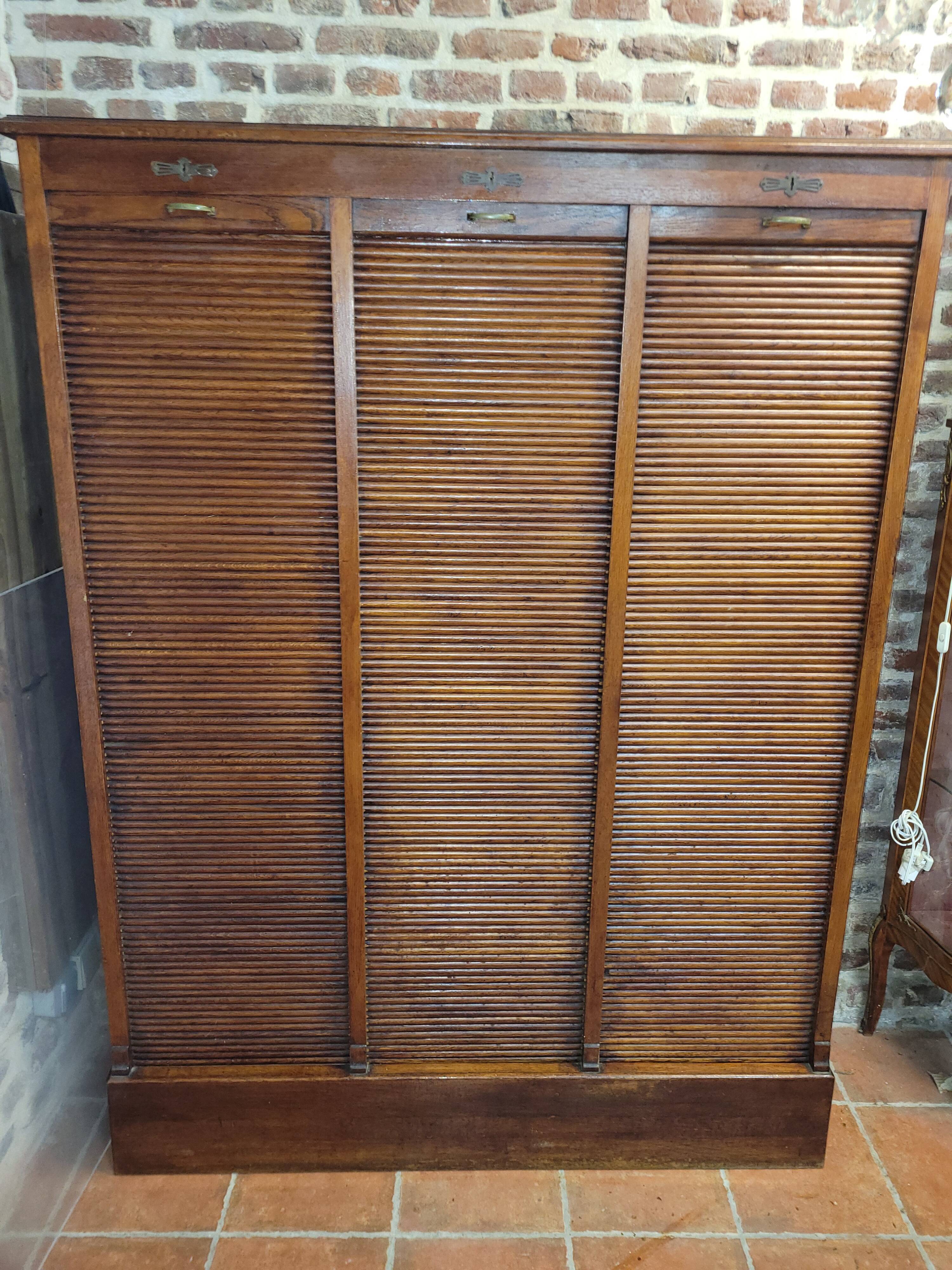 Old oak triple curtain binder