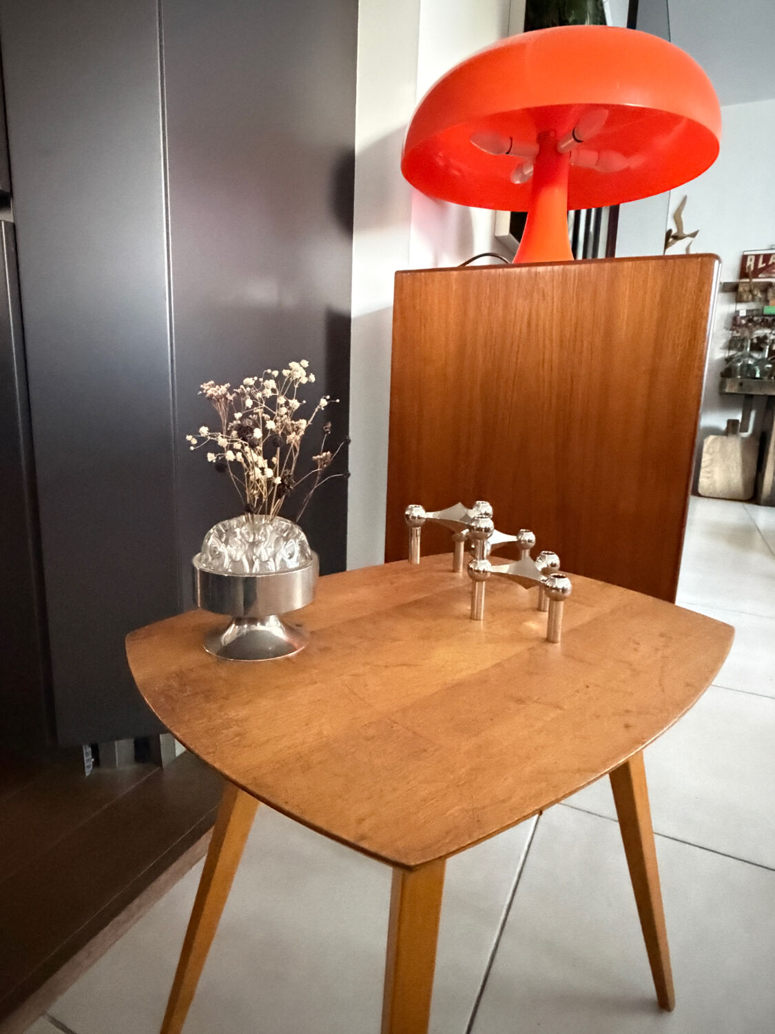Table d'appoint vintage en bois et pieds compas