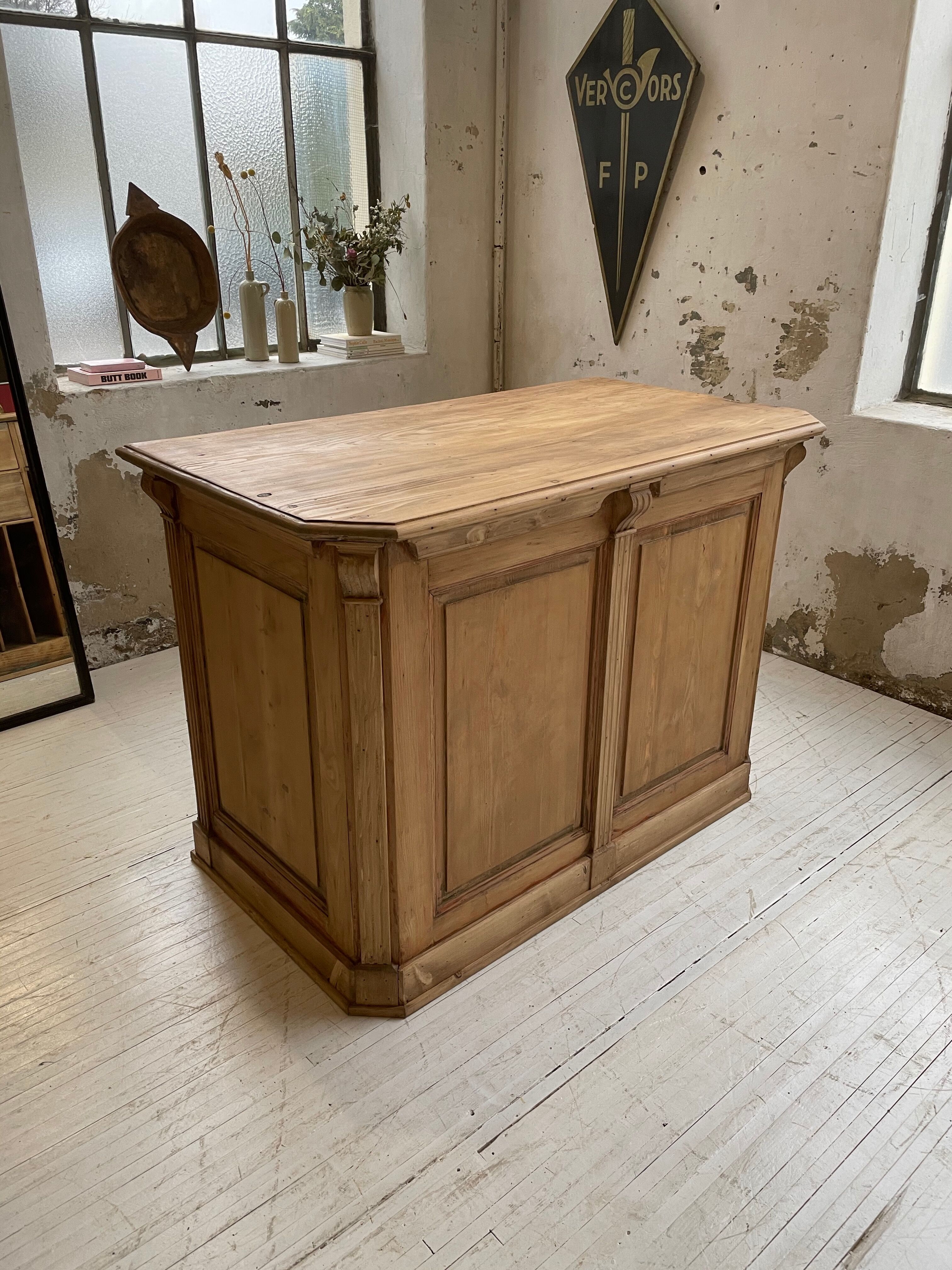 Old XXL drawer counter