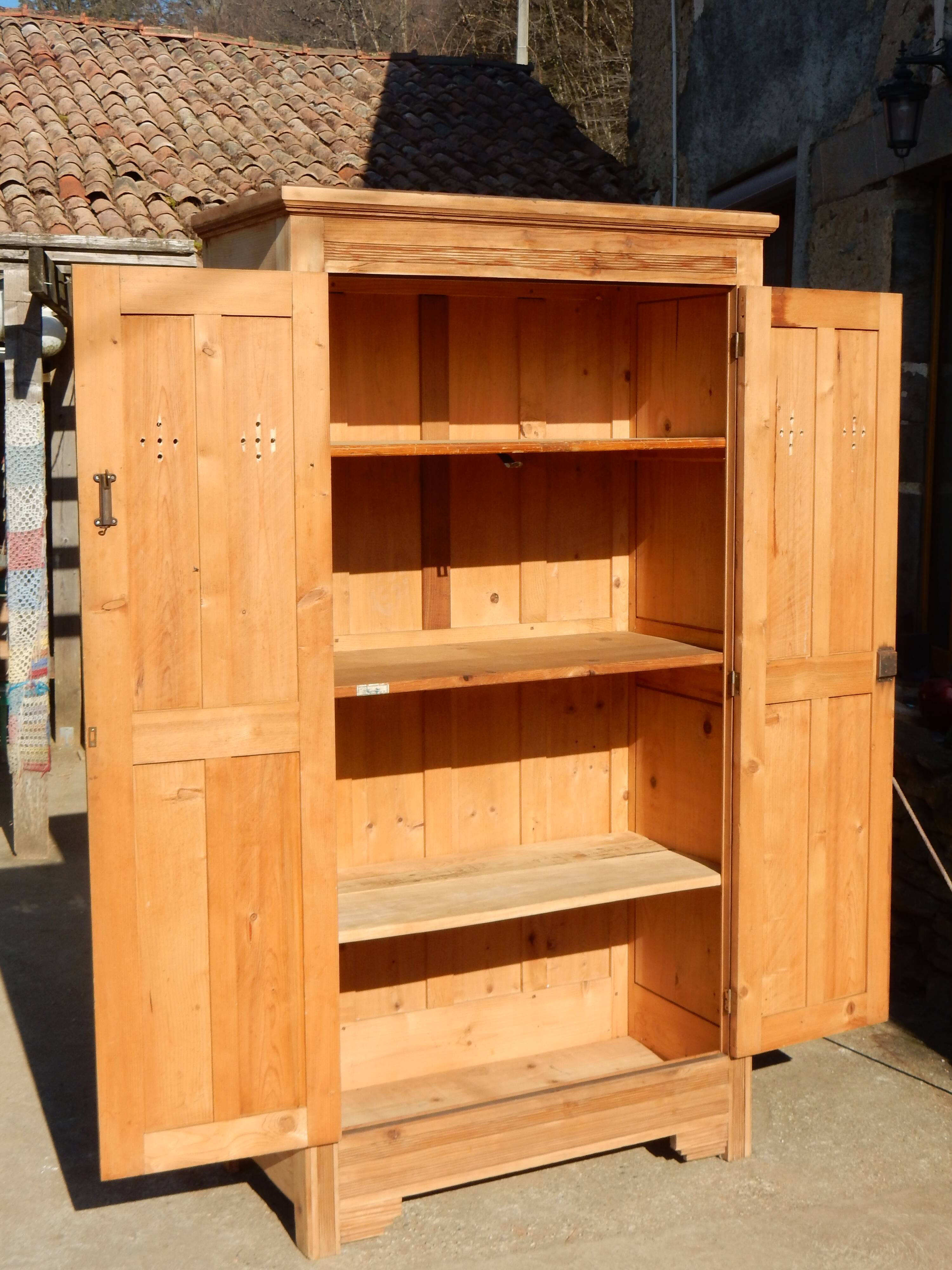 Old industrial wooden locker room - Parisian fir wardrobe