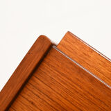 Bookcase with pull-out shelf