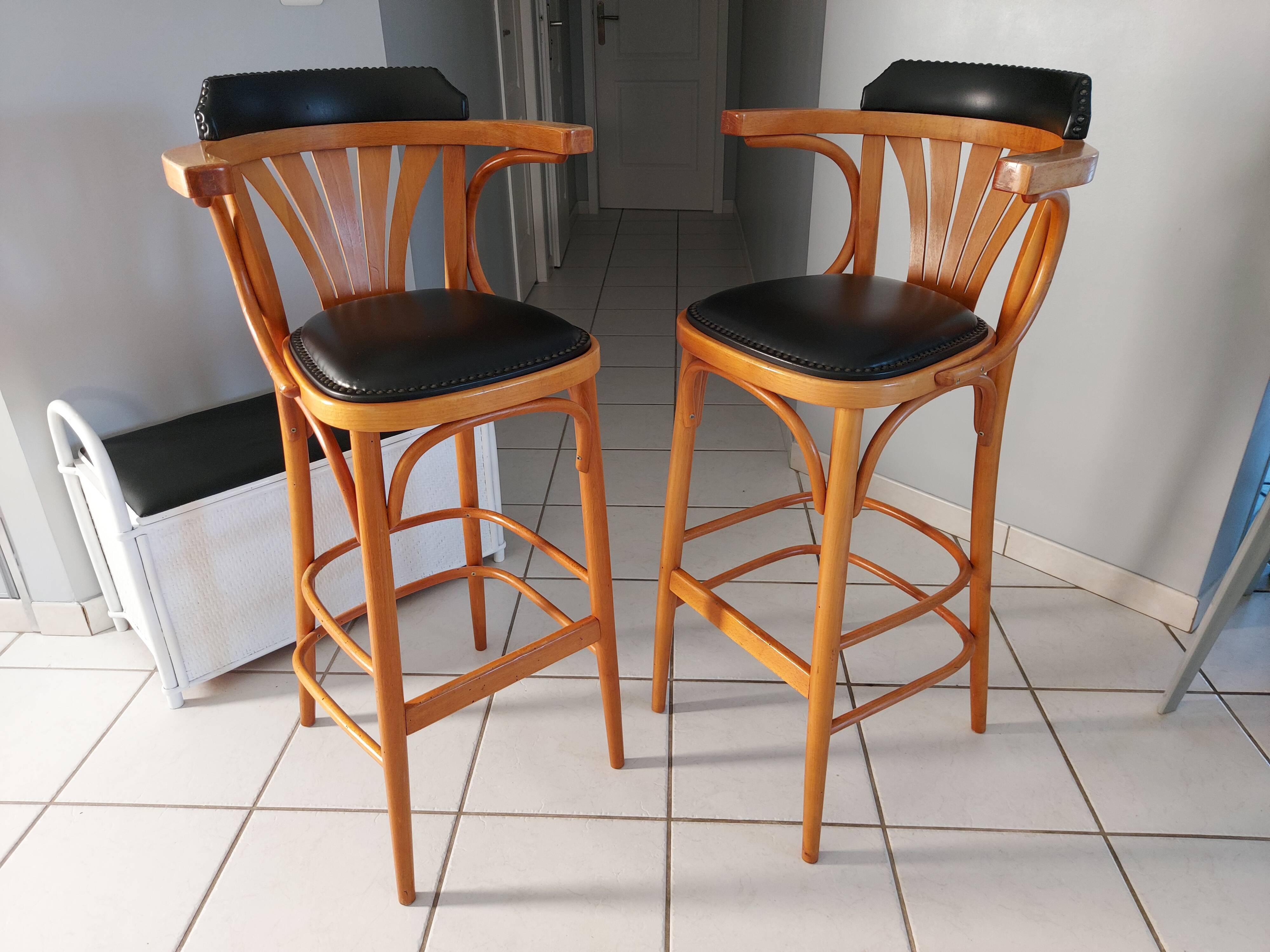 Pair of vintage bistrot bar stools