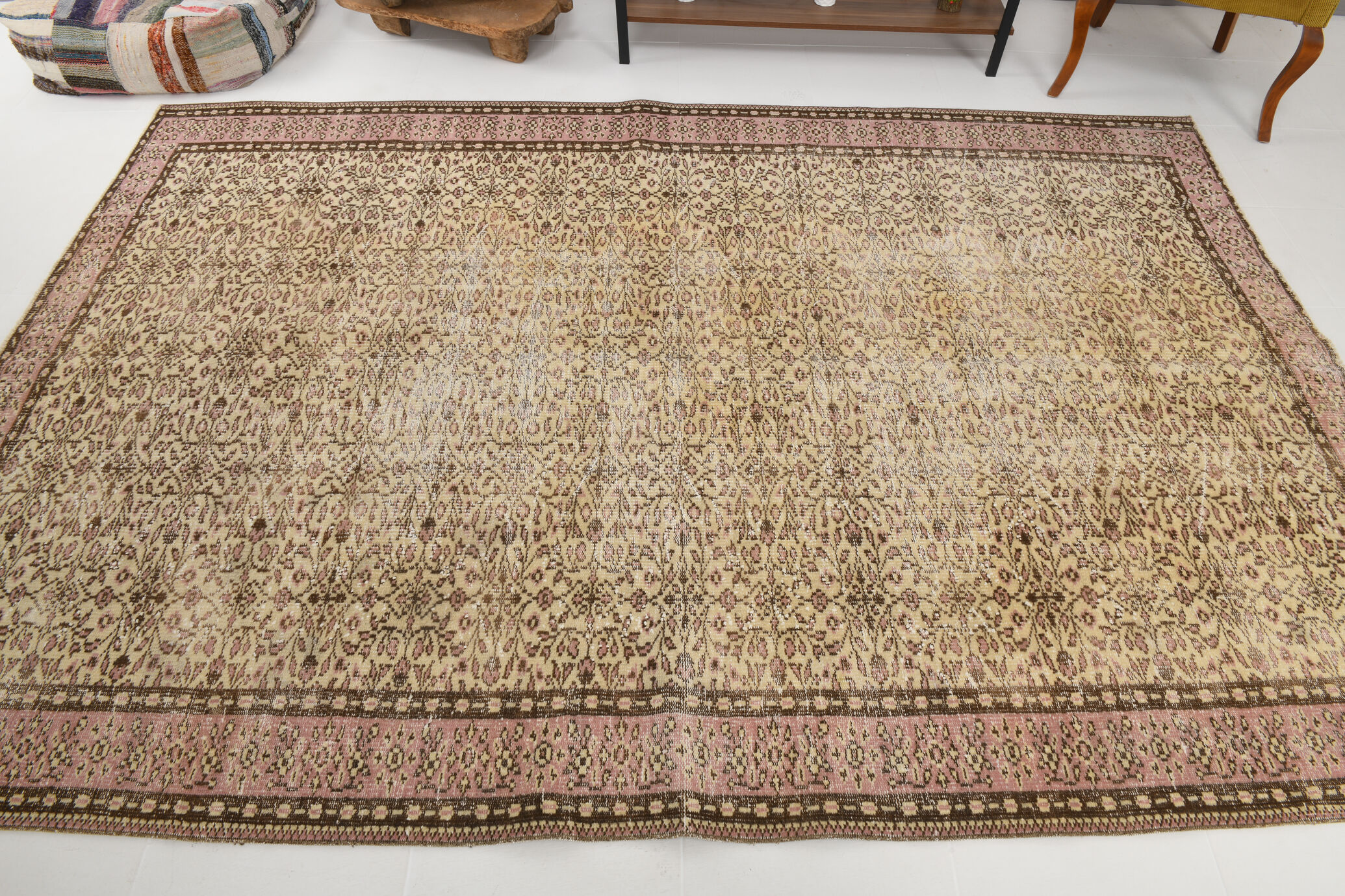 Hand-made vintage rug 303x206cm
