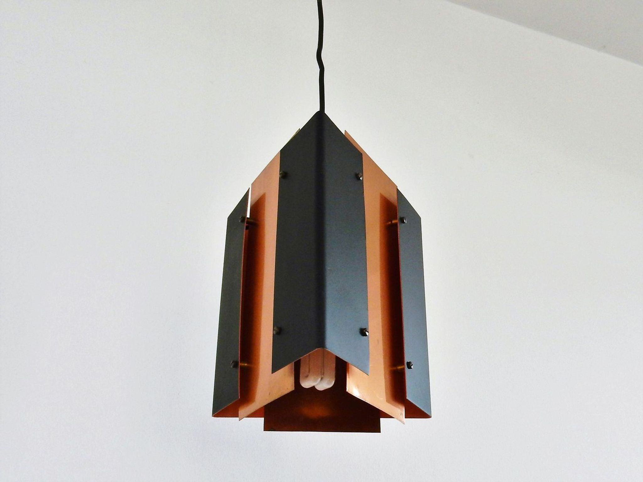Suspension vintage triangulire en cuivre