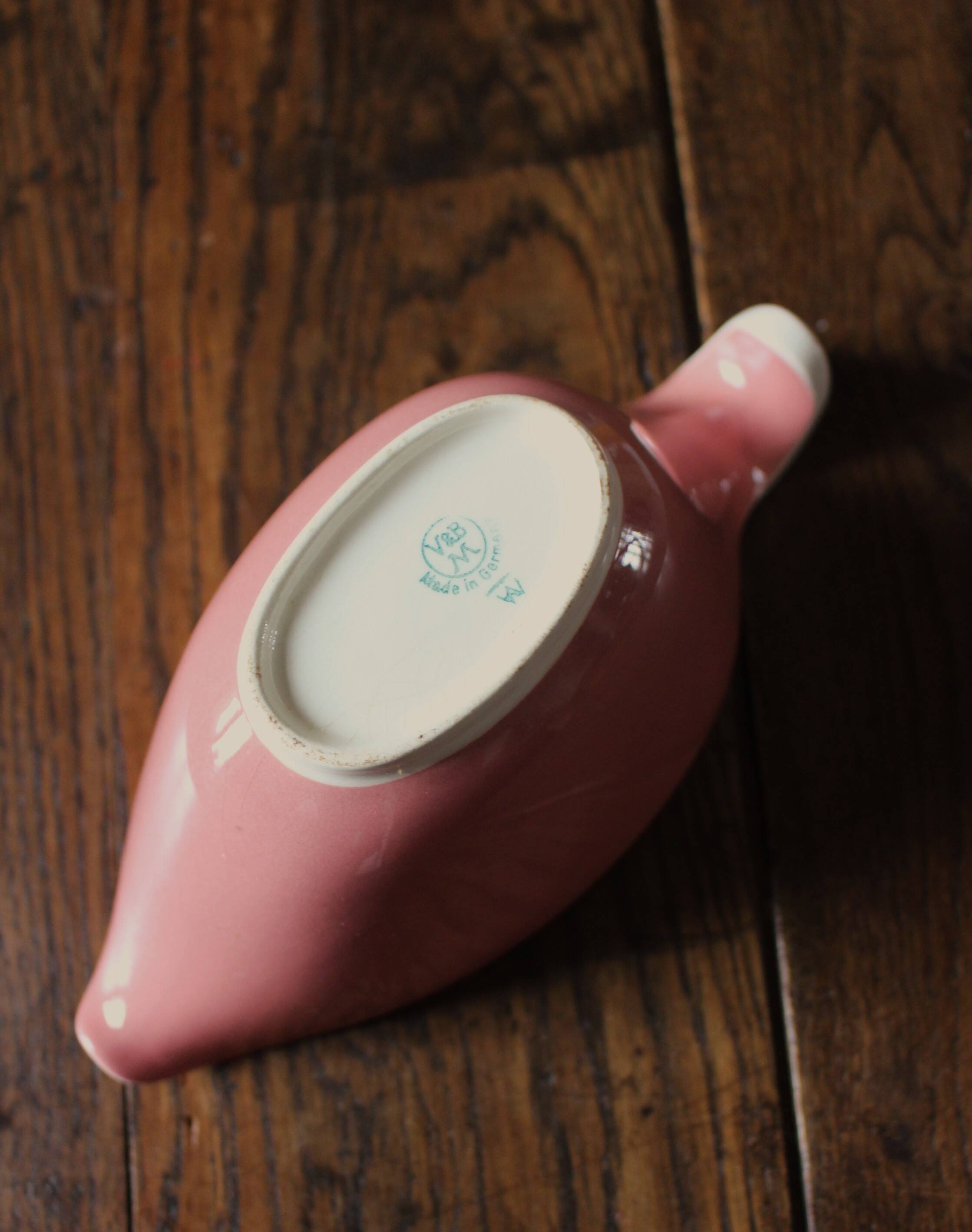 Villeroy & Boch pink gravy boat