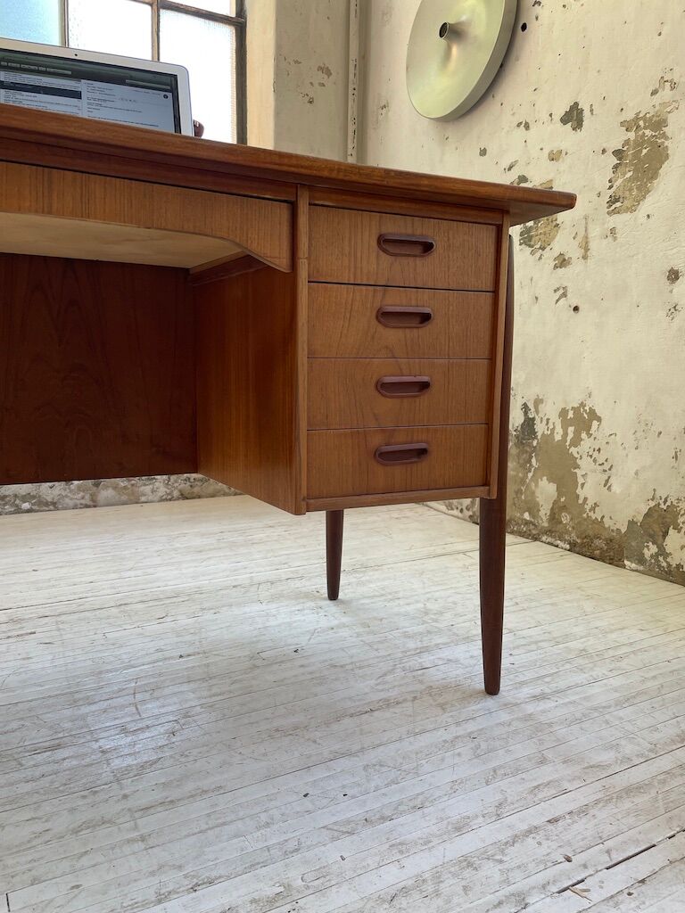 Scandinavian "boomerang" two-sided teak desk Midtjydsk Mobelfabrilk