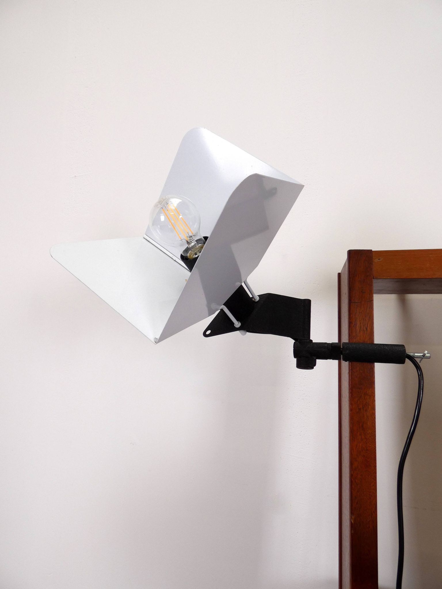 Lampe à pince Triedro de Joe Colombo pour Stilnovo