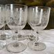 Verres à pied anciens gravés et carafe