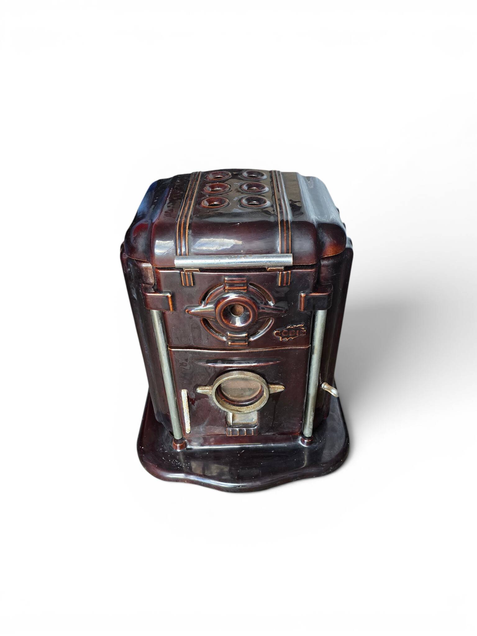 Vintage Godin Art Deco cast iron stove in aubergine enamel.