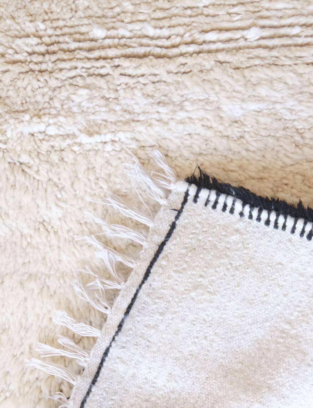 Beni Ouarain White Rug - 170 x 123 cm