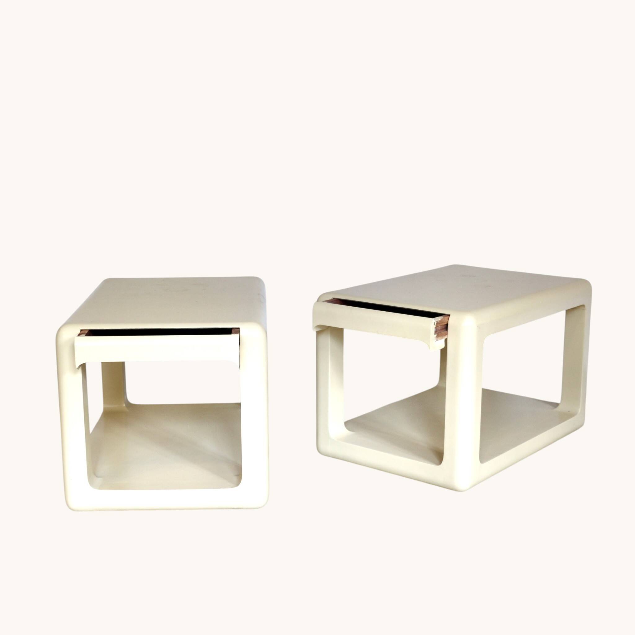 A pair of coffee tables/nightstands with drawers. France 1970s.