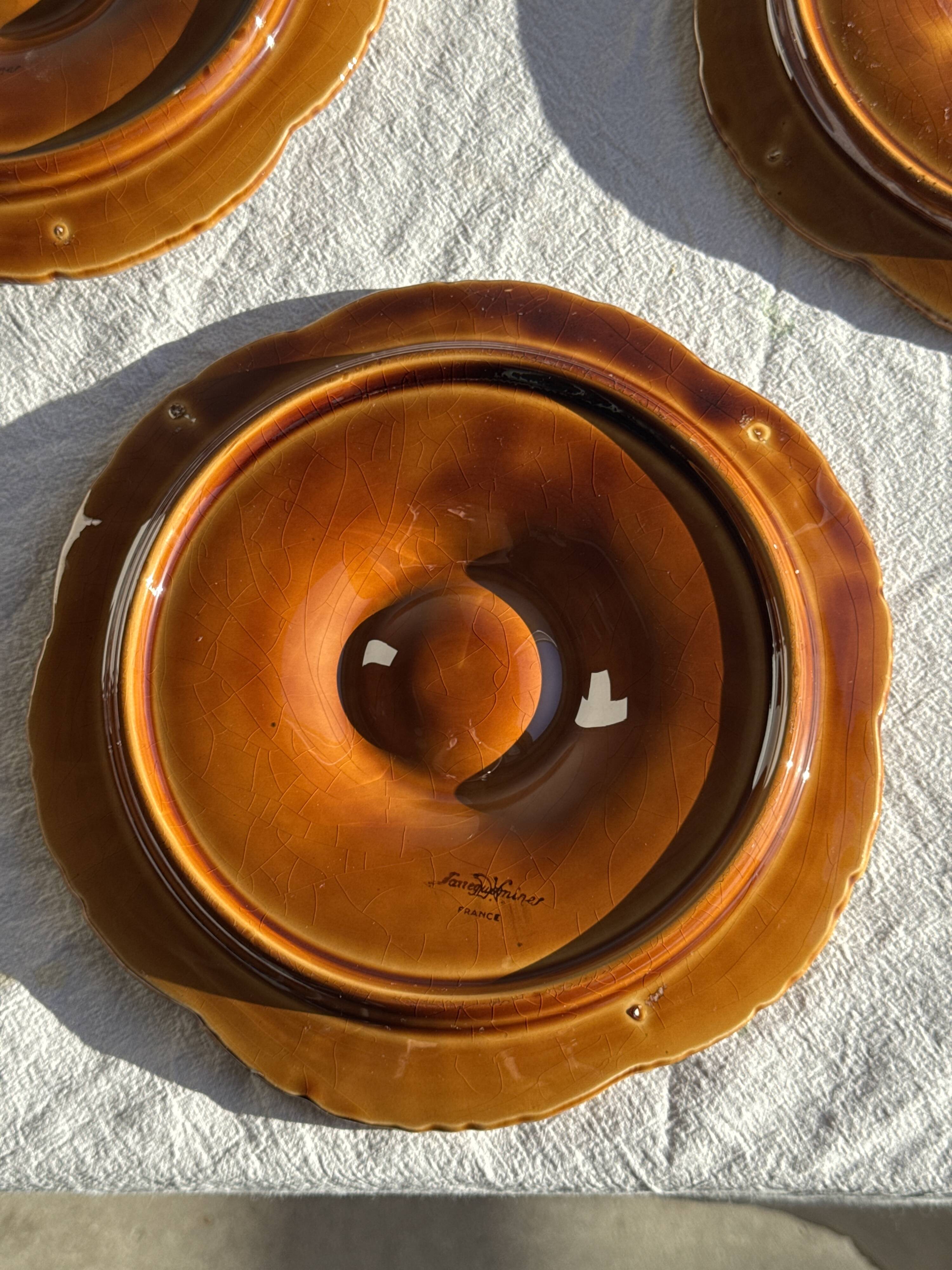 Set of 12 oyster or shell plates in glazed brown ceramic D