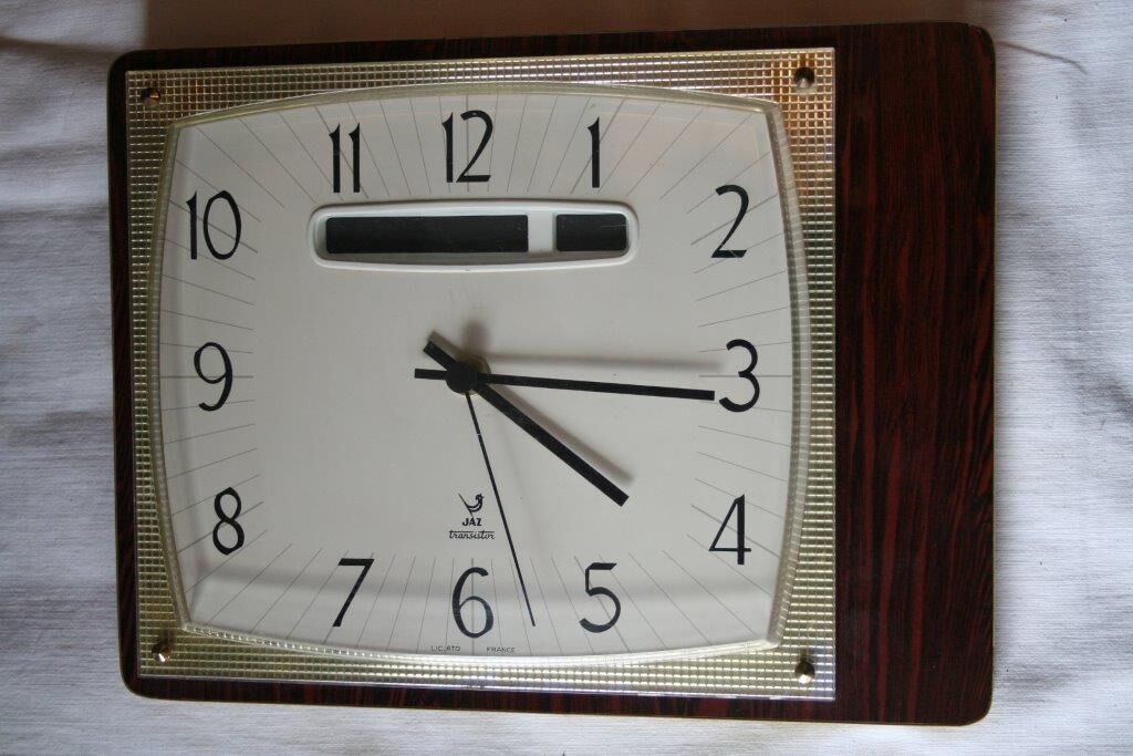 Jaz Transistor formica kitchen clock