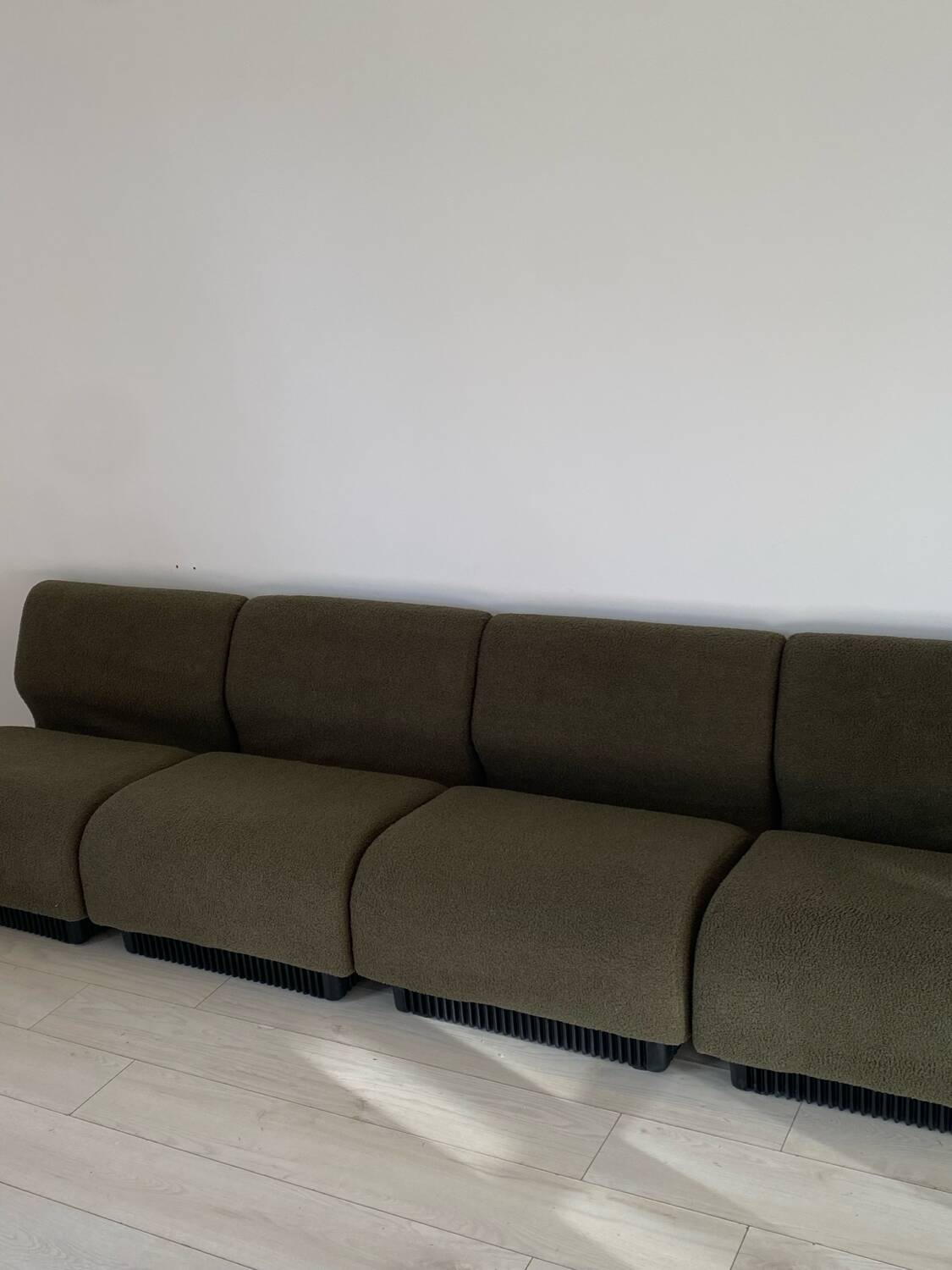 6 Herman Miller armchairs 1970