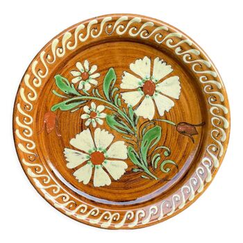 Terracotta plate with floral decoration