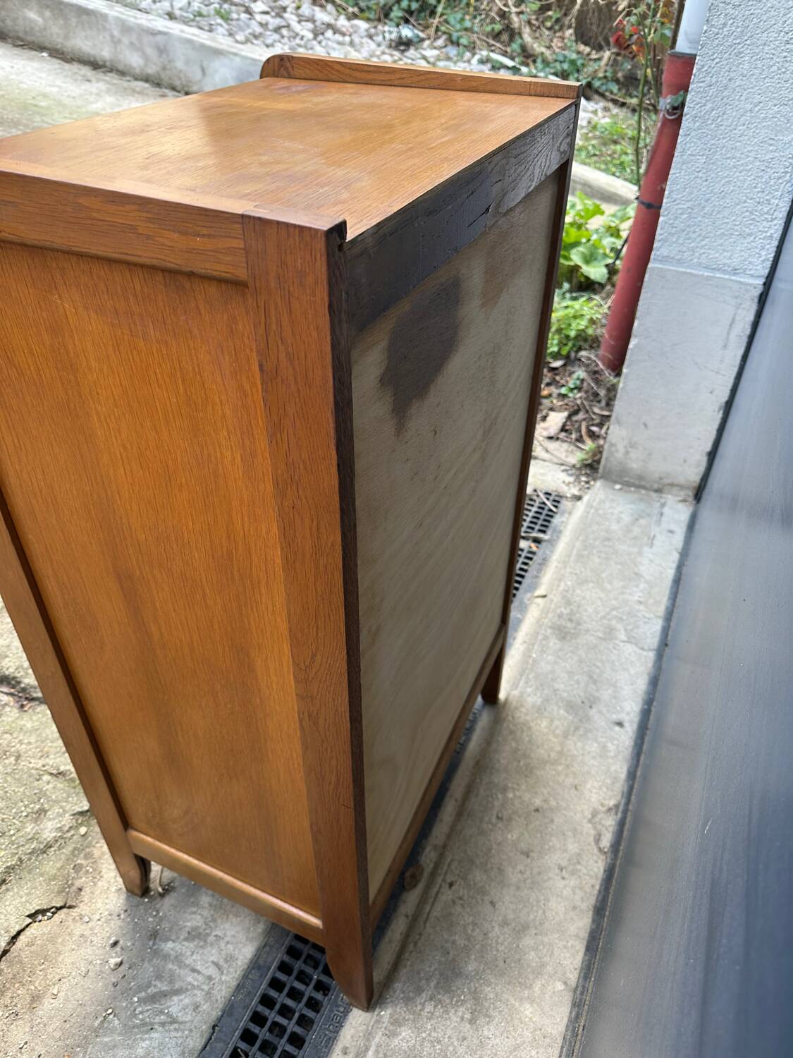 Antique chest of drawers