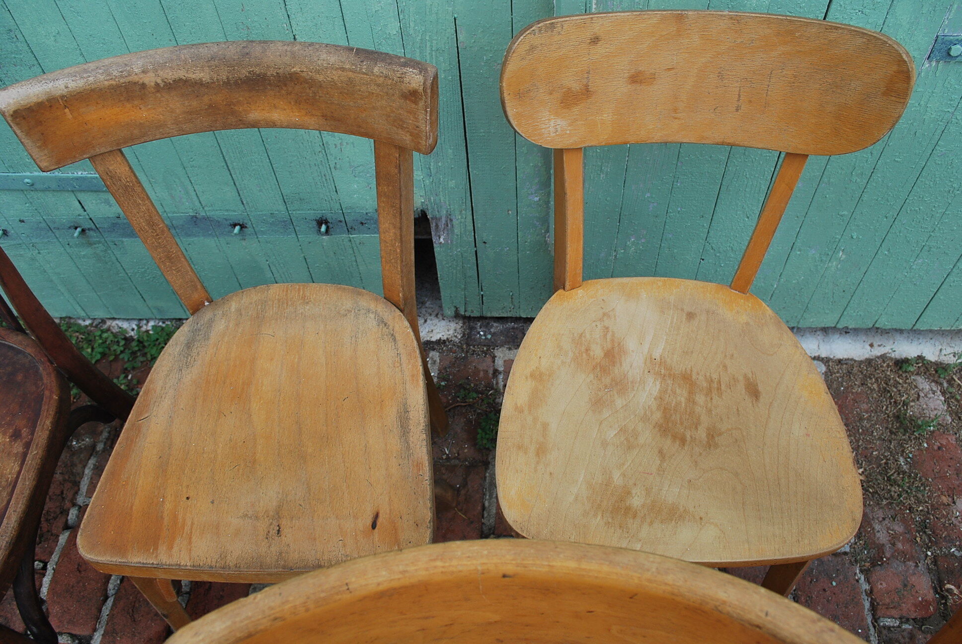 Set de six chaises bistrot déparéillées