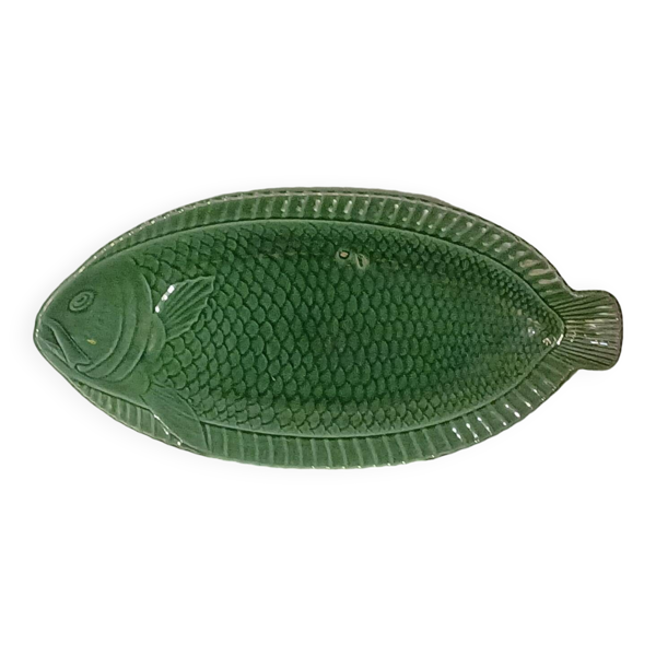 Plat à poisson vert en barbotine Sarreguemines
