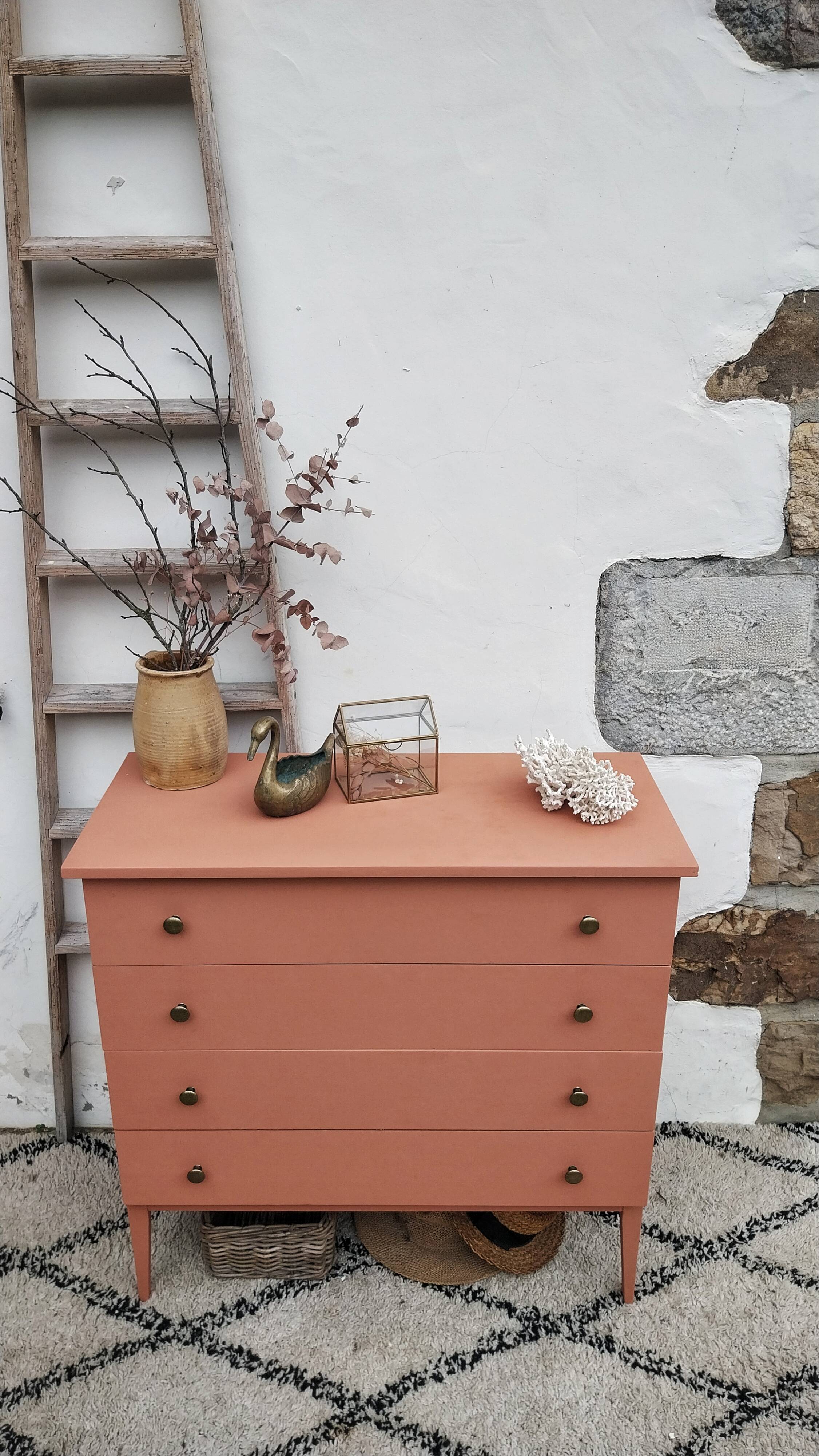 vintage chest of drawers